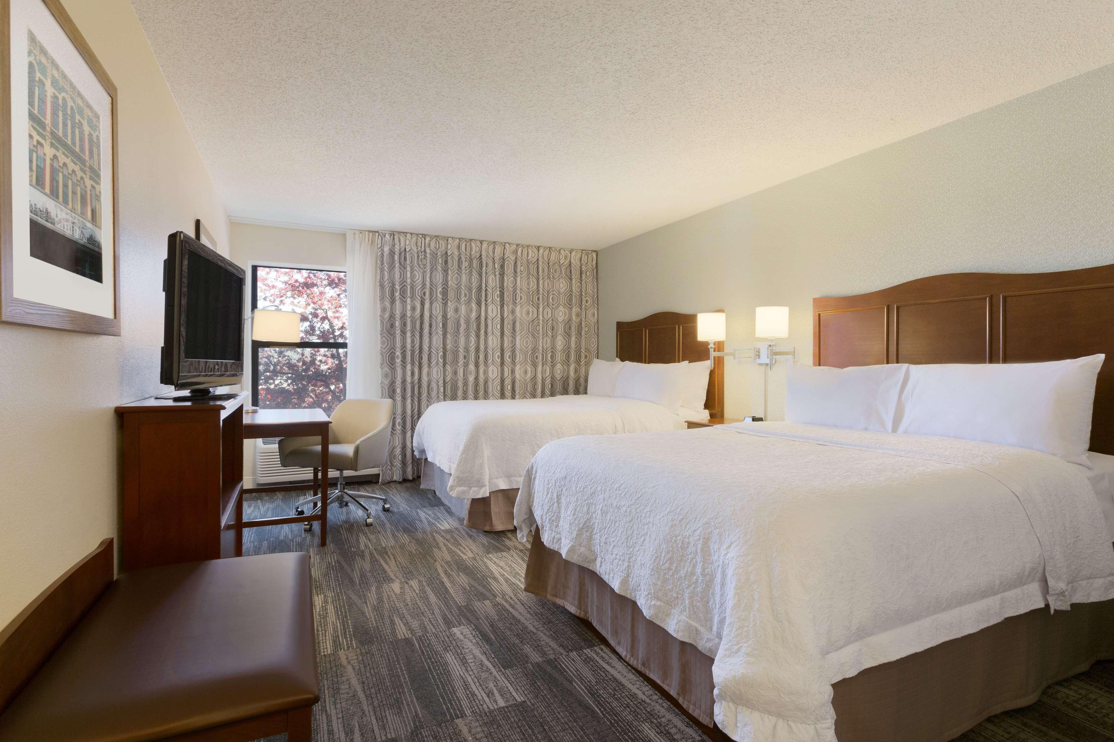 Hampton Inn Зейнсвілль Екстер'єр фото