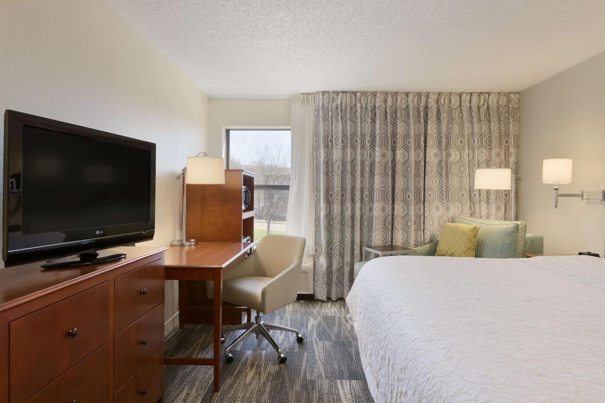 Hampton Inn Зейнсвілль Екстер'єр фото