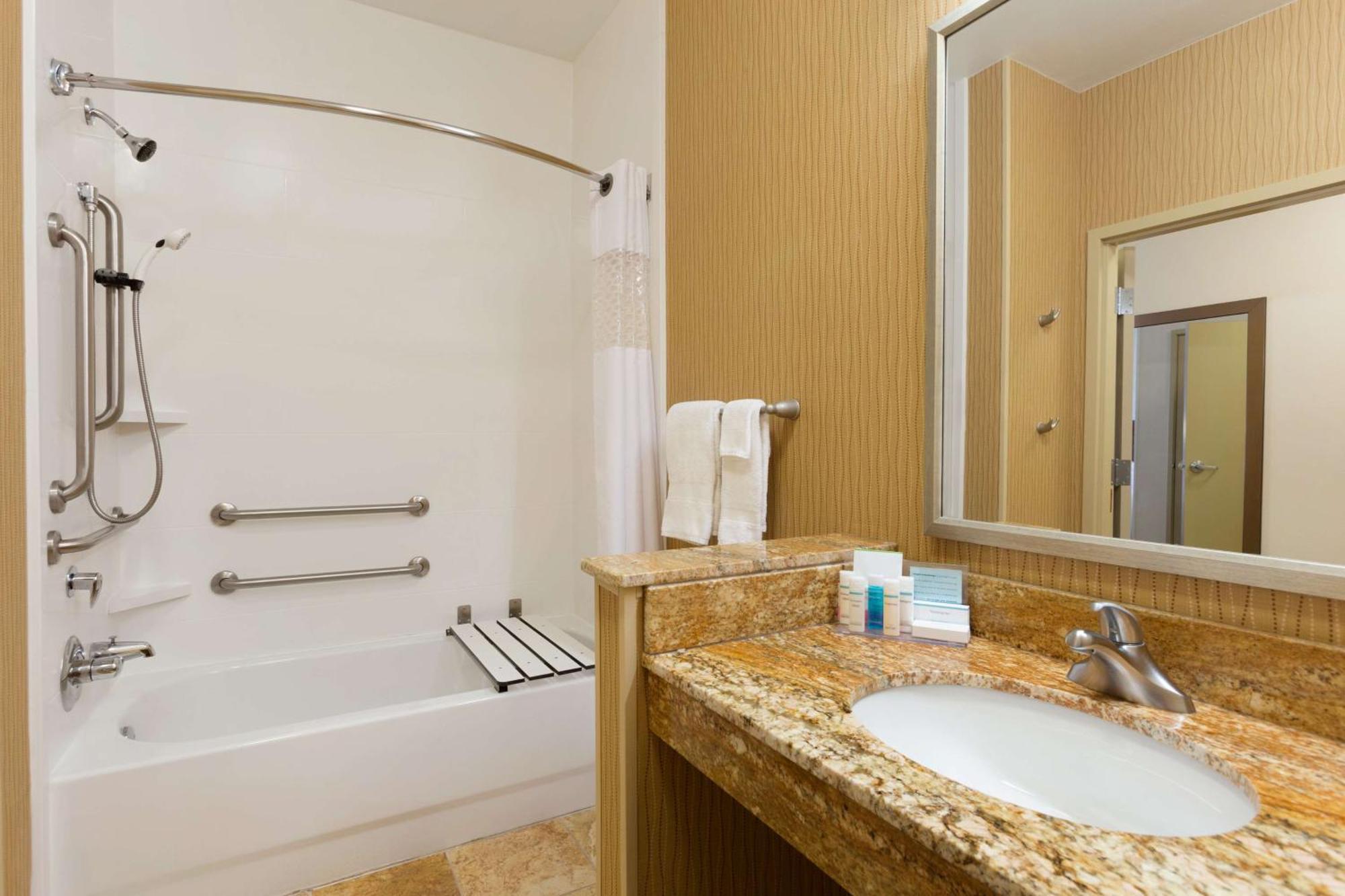 Hampton Inn Зейнсвілль Екстер'єр фото