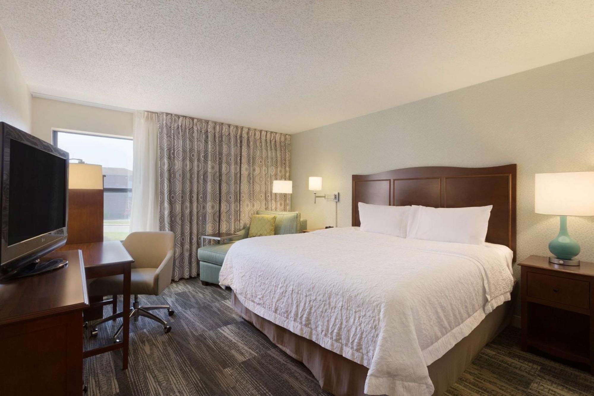 Hampton Inn Зейнсвілль Екстер'єр фото