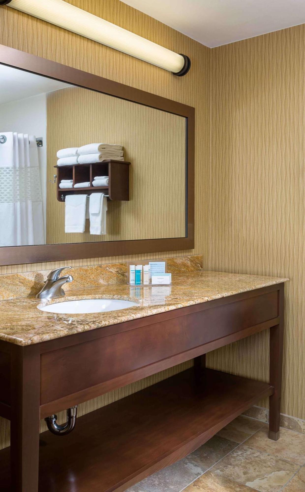 Hampton Inn Зейнсвілль Екстер'єр фото