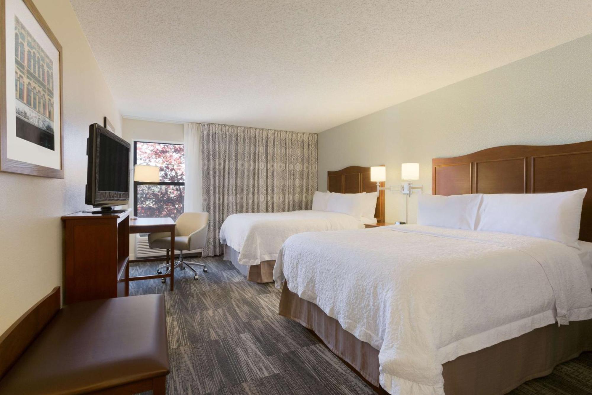 Hampton Inn Зейнсвілль Екстер'єр фото